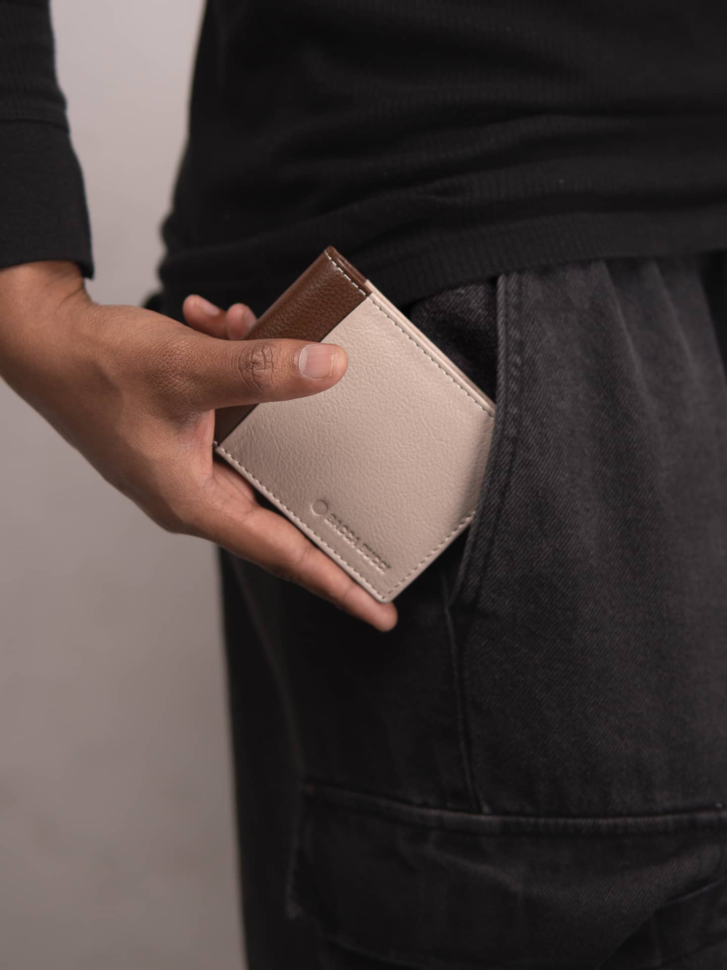 Bacca Bucci Men’s Genuine Leather Bi-Fold Wallet – Sleek, Dual-Tone Design