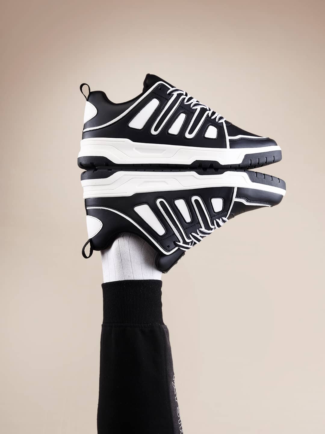 Bacca Bucci Metrolites: Urban Pulse Edition, the epitome of comfort meets street-style elegance